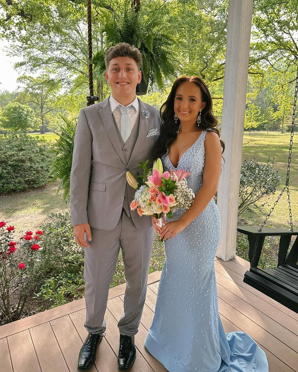 pearled perfection 🩵🤍 -- Style 12030
📸: @camdynpowell