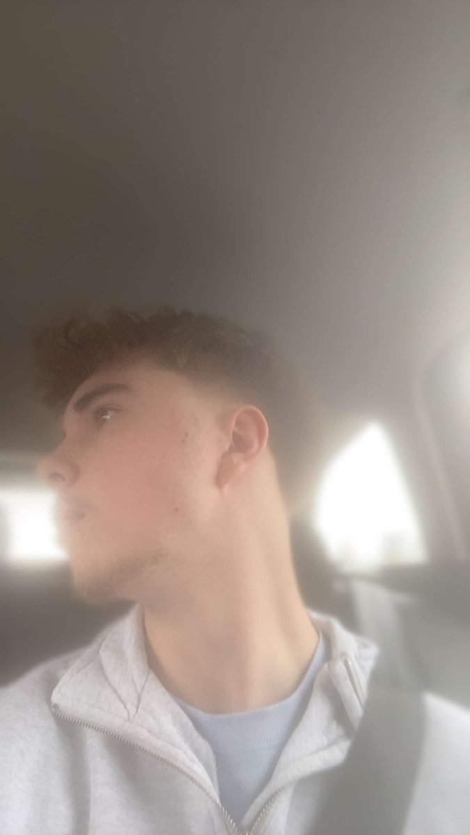 V1lzu tweet media