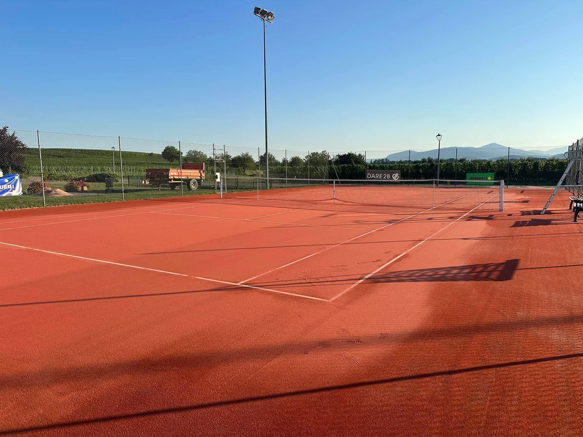 Clotildettee's tweet photo. @Tino_Bourse Tennis pour moi! 🎾 https://t.co/OMuHn1IEHH