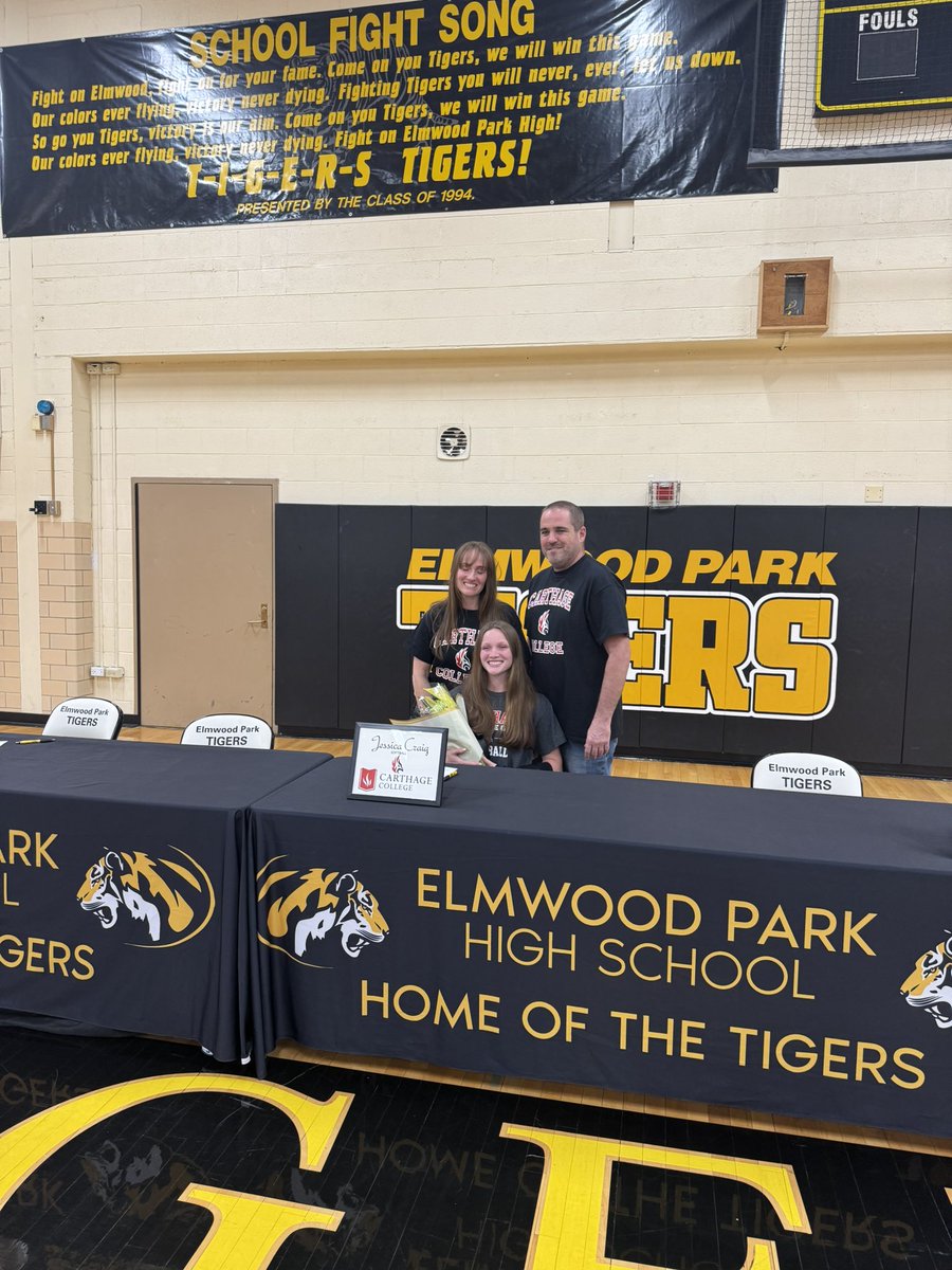 Jessica Craig will be playing Softball at Carthage College in Wisconsin! Good luck Jessie!