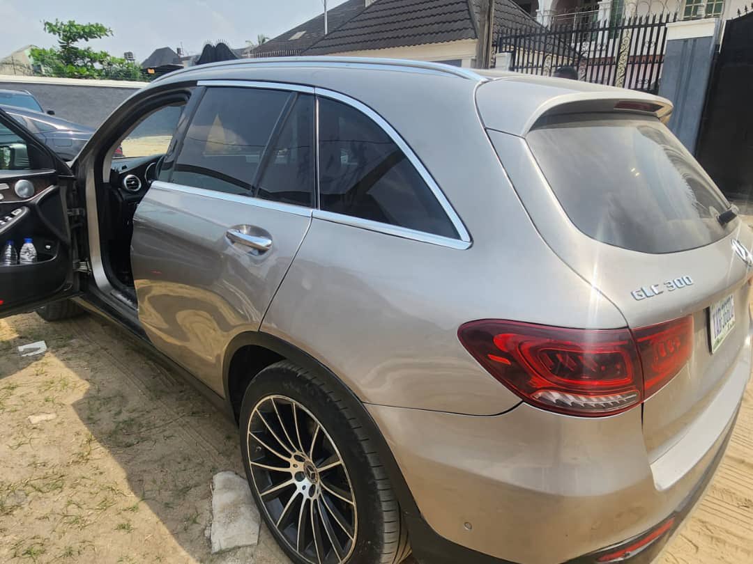 Smart_Autos_Ng's tweet photo. 5months registered
Mercedes-Benz glc300 2021 model up for sale
✅Full options
⚙️In perfect condition
Price:#42M
📍Festac lagos
📞WhatsApp/call:07063699719.
Don’t spend extra money on Toks,this is what you need🫵 https://t.co/H2bH9HPw0K