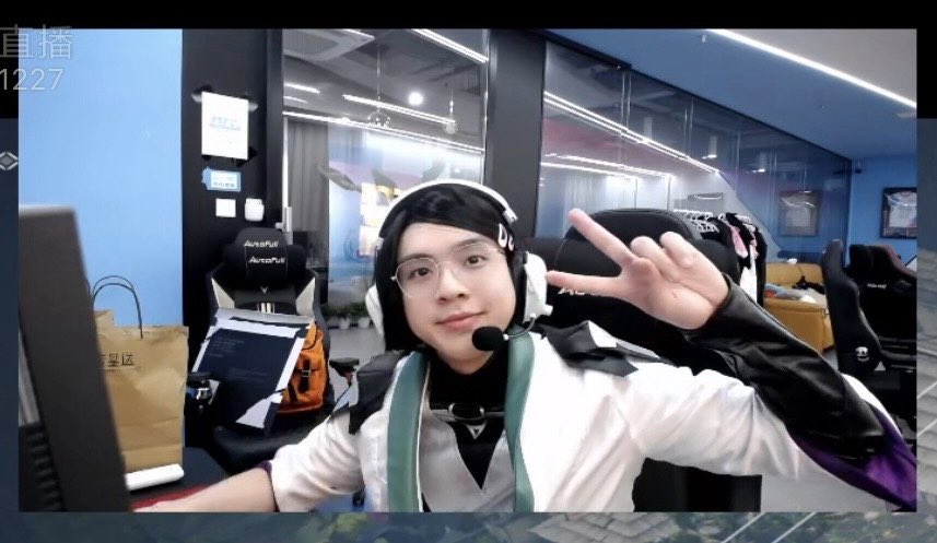 jasonsusantwo's tweet image. Guys I can’t wait to see Jinggg and f0rsakeN do this kind of cosplay as well hahahaha! When will that happen?😂😂We need nephh sage buff 🙏🏻🙏🏻
#nephh #BLGWIN