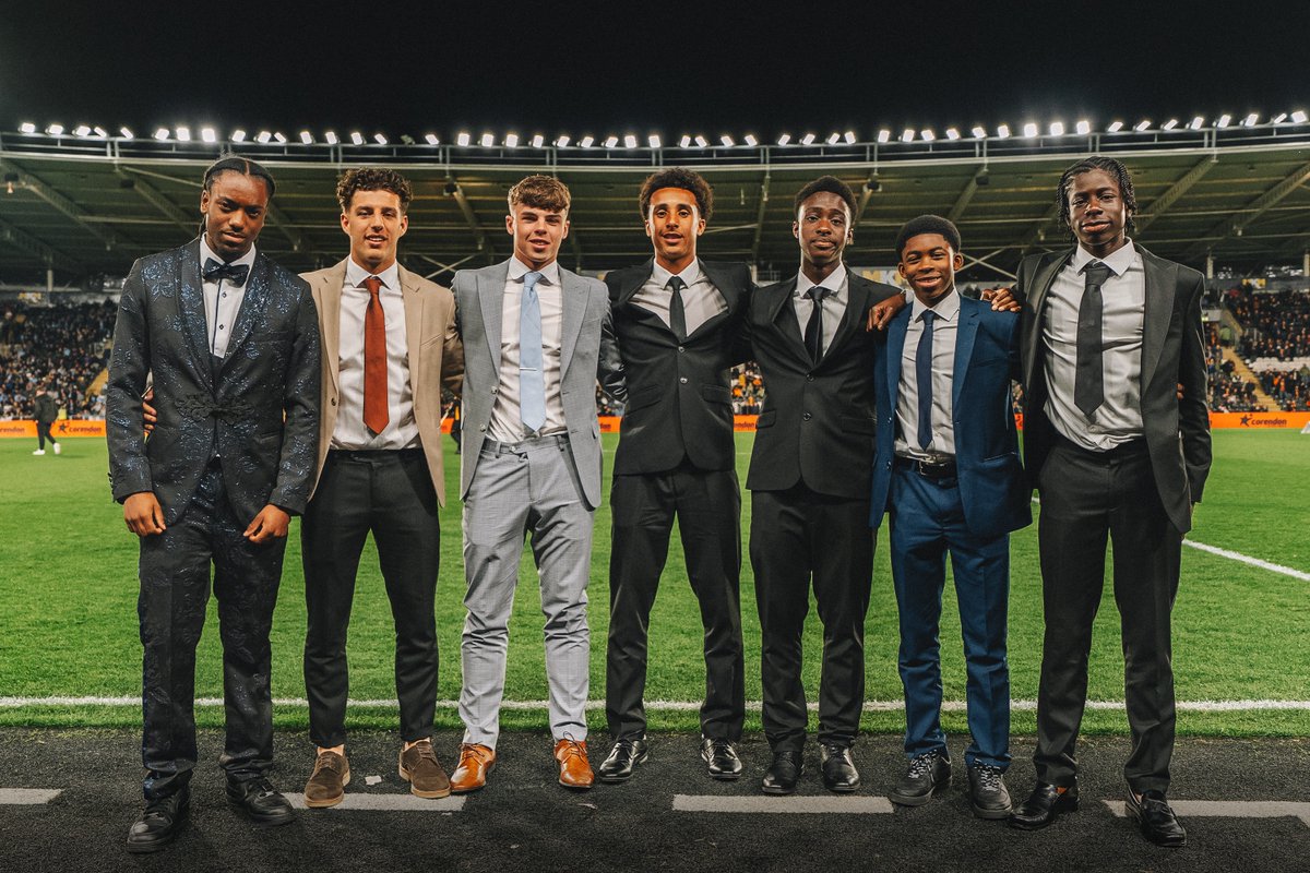 Class of 2025 🧑‍🎓

✍️ We are delighted to announce our new first-year scholars who will join our Under-18s for the 2025/26 season!

➡️ wearehullcity.co.uk/news/2025/may/…

🐯 #hcafc #hcafcU18