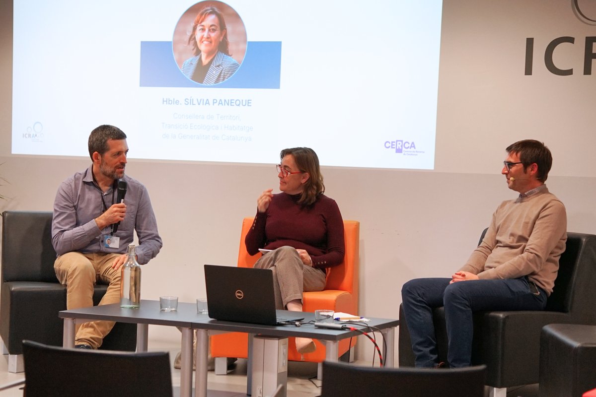 💧Els passats 5 i 6 de maig vam celebrar a l’ICRA la primera trobada del nou Consell Empresarial i Social!

💬6 debats, 17 membres experts, taules de treball amb el nostre equip científic i una visió estratègica a càrrec de l’Hble. Sra. <a href="/SilviaPaneque/">Sílvia Paneque</a> 

📺 youtube.com/watch?v=XyfEuj…