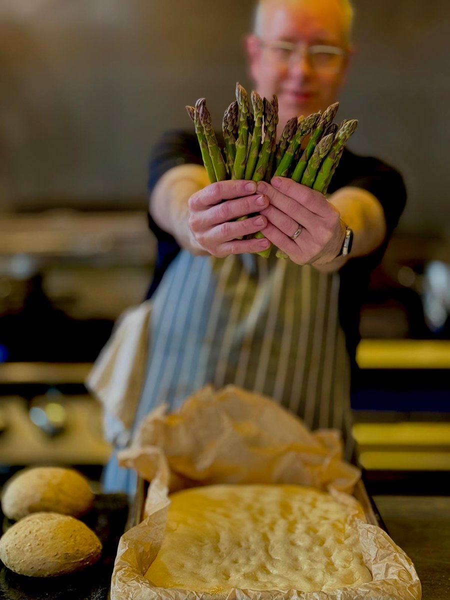 We are loving the British asparagus this year from <a href="/Caterite_Food/">Caterite Food & Wineservice Ltd</a> going down great with our spring herb and pea risotto 👌