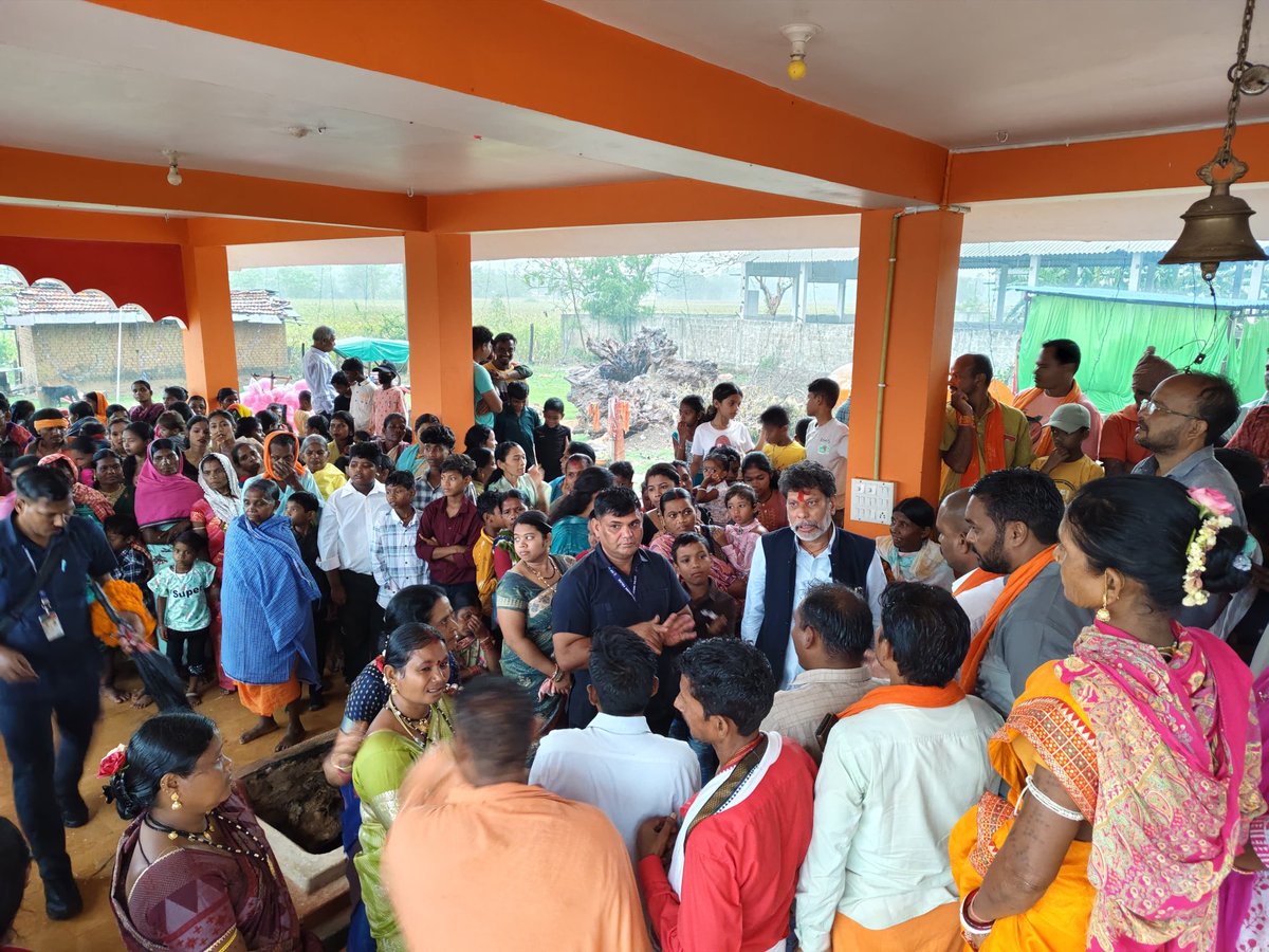 Kiran Singh Deo (@kirandeobjp) on Twitter photo आज ग्राम बुरुंदबाड़ा सेमरा में आयोजित स्थानीय मेला मंडई, जात्रा पर्व में शामिल हुआ।
इस अवसर पर प्रदेशवासियों के सुख, समृद्धि एवं खुशहाली की कामना की। इस दौरान स्थानीय जनप्रतिनिधिगण, नागरिकगण मौजूद रहे। आज ग्राम बुरुंदबाड़ा सेमरा में आयोजित स्थानीय मेला मंडई, जात्रा पर्व में शामिल हुआ।
इस अवसर पर प्रदेशवासियों के सुख, समृद्धि एवं खुशहाली की कामना की। इस दौरान स्थानीय जनप्रतिनिधिगण, नागरिकगण मौजूद रहे।