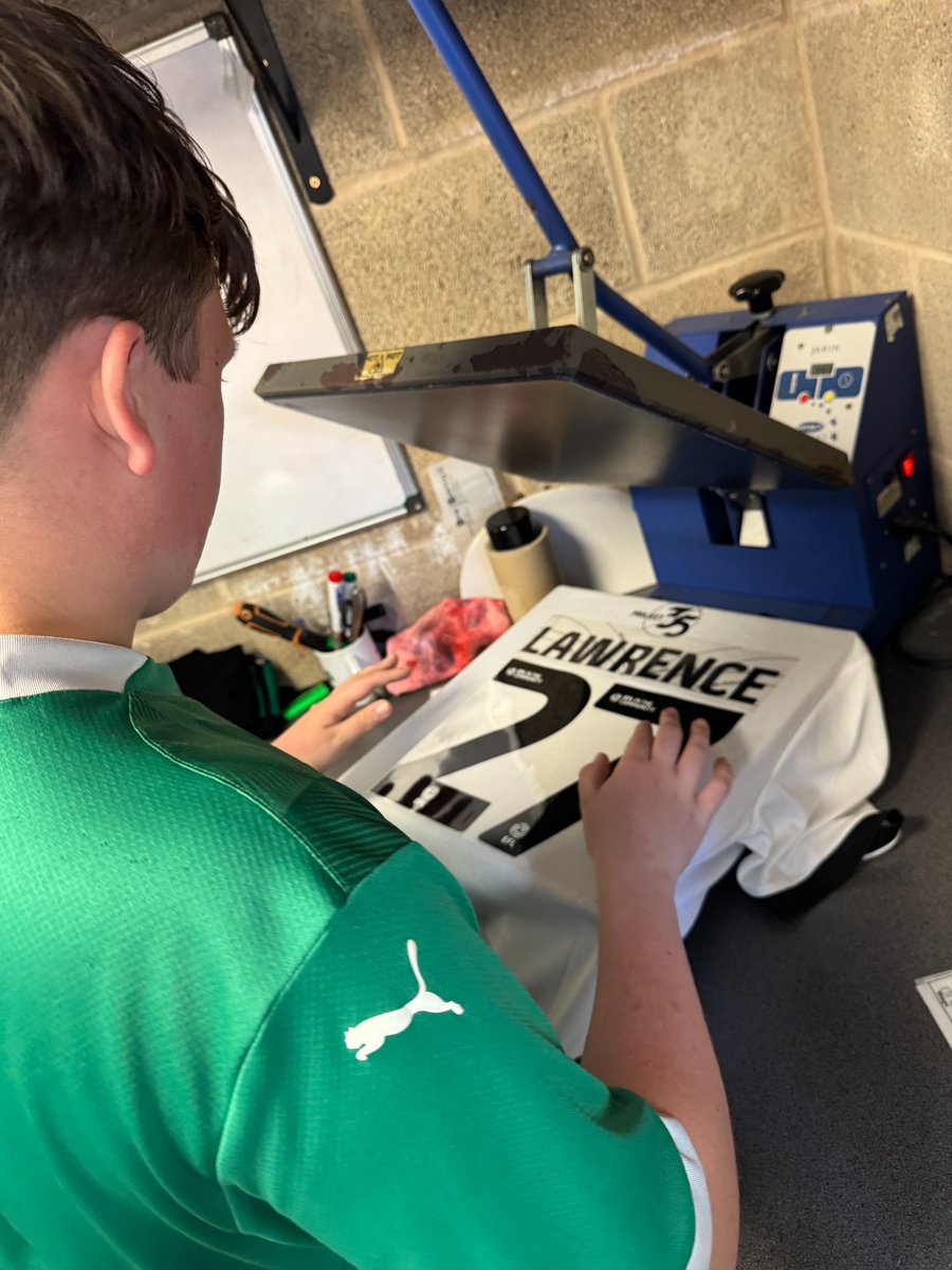 Our Kit Room Experience Giveaway winners recently enjoyed their unforgettable day behind the scenes! ⚽️

They printed their own shirts, explored the changing rooms and much more! 👀

To top it off, they had the chance to meet Rami Al Hajj, complete with photos, a chat and even a