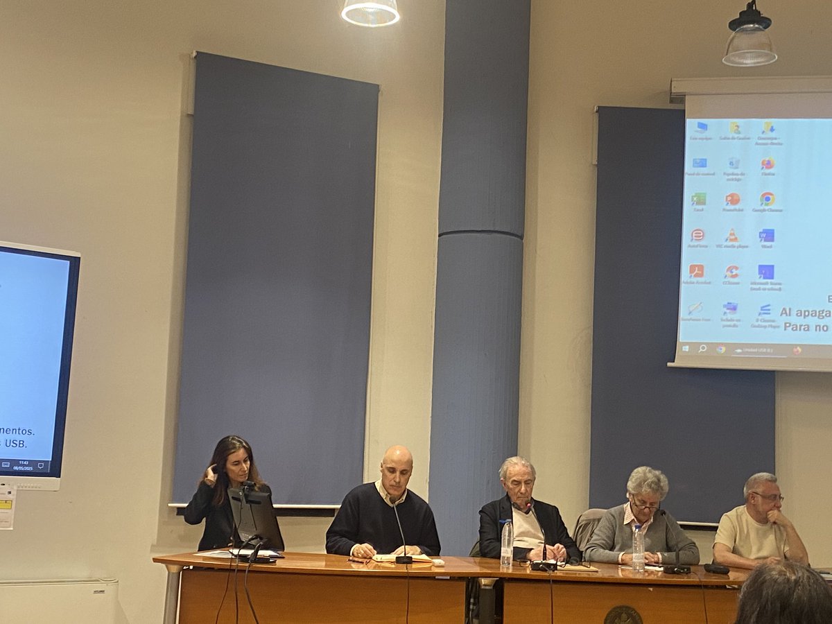 Rocío Anguita🔻🌾 (@rocioanguita) on Twitter photo Esta mañana hemos asistido al Homenaje a Manuel Sacristán organizado por el grupo <a href="/GeedsUVa/">Grupo de Energía, Economía y Dinámica de Sistemas</a> en la <a href="/BiblioFyLUVa/">Biblioteca Facultad de Filosofía y Letras UVa</a>. Una semblanza más necesaria que nunca para entender el marxismo en el siglo XXI Esta mañana hemos asistido al Homenaje a Manuel Sacristán organizado por el grupo <a href="/GeedsUVa/">Grupo de Energía, Economía y Dinámica de Sistemas</a> en la <a href="/BiblioFyLUVa/">Biblioteca Facultad de Filosofía y Letras UVa</a>. Una semblanza más necesaria que nunca para entender el marxismo en el siglo XXI
