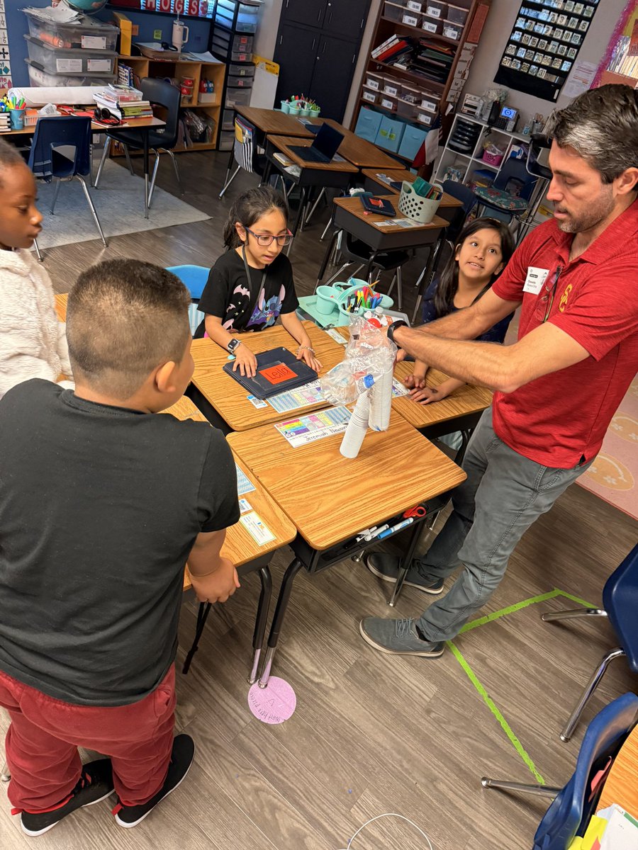 jeprincipal's tweet photo. Scholars at Forest Lane Academy enjoy Career Day interacting with our awesome community professionals @DallasPD @DallasATTOffice #AVID4Possibility #OpportunityKnowledge #RISDWeAreOne @RISDCCR @ForestLnAcademy https://t.co/qpvwFLidpW