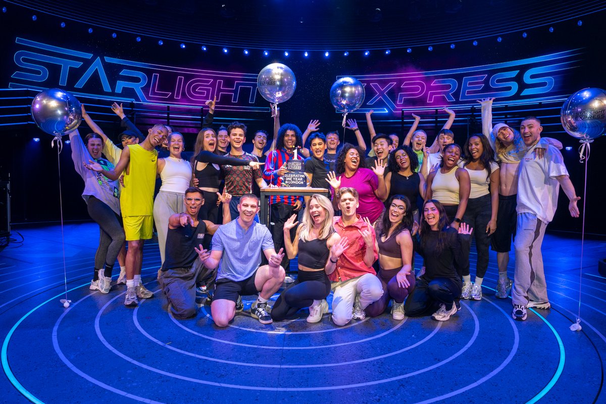 Starlight Express London tweet media