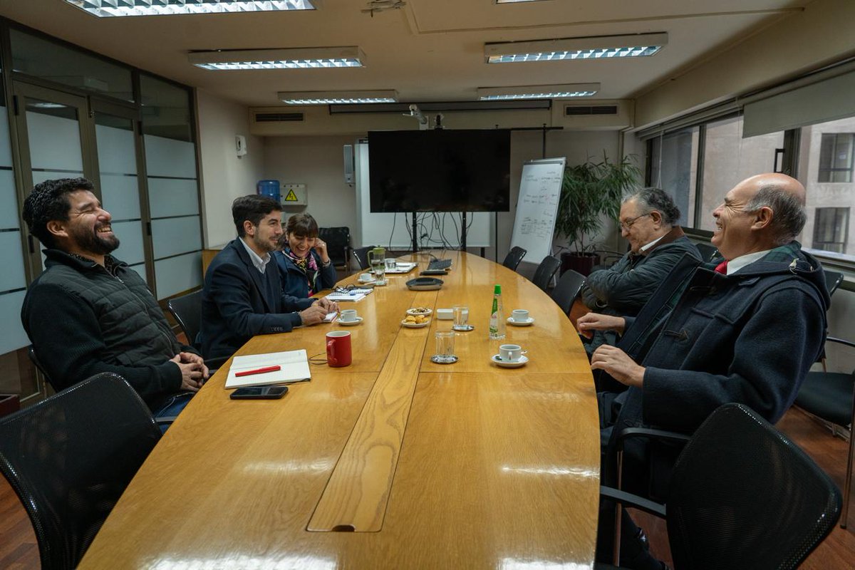 Santiago Rojas Alessandri (@rojassantiagro) on Twitter photo Con el senador <a href="/fhuenchumillaj/">Francisco Huenchumilla Jaramillo</a> conversamos sobre implementar mejoras en medidas para el trabajo de funcionarios y funcionarias de <a href="/indaparaucania/">INDAP Araucanía</a> y del fortalecimiento al fomento productivo indígena, en base a acuerdo por la paz y el entendimiento.
#Araucanía #INDAP #agricultura Con el senador <a href="/fhuenchumillaj/">Francisco Huenchumilla Jaramillo</a> conversamos sobre implementar mejoras en medidas para el trabajo de funcionarios y funcionarias de <a href="/indaparaucania/">INDAP Araucanía</a> y del fortalecimiento al fomento productivo indígena, en base a acuerdo por la paz y el entendimiento.
#Araucanía #INDAP #agricultura