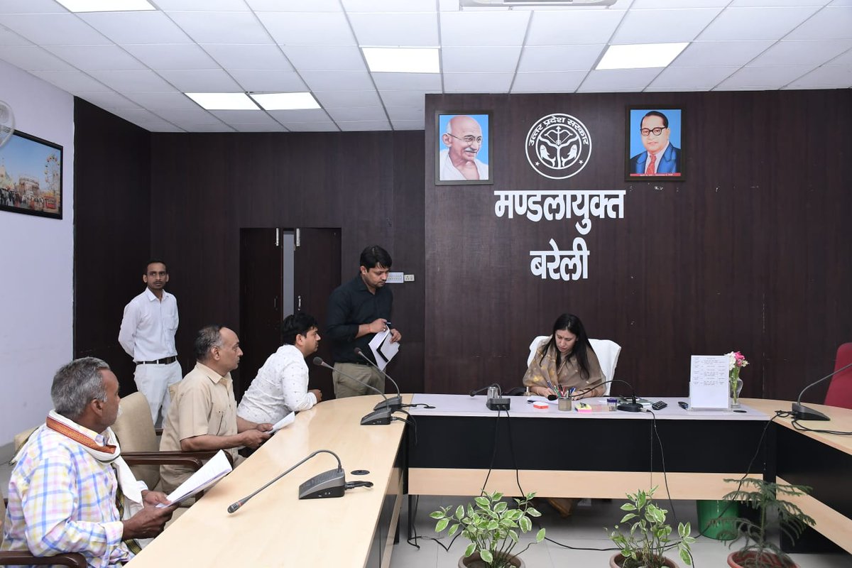 Commissioner, Bareilly Division (@commissionerba1) on Twitter photo рдЖрдпреБрдХреНрдд, рдмрд░реЗрд▓реА рдордгреНрдбрд▓ <a href="/CommissionerBa1/">Commissioner, Bareilly Division</a> рджреНрд╡рд╛рд░рд╛ рдкреНрд░рддрд┐рджрд┐рди рдХреА рднрд╛рдВрддрд┐ рдЖрдпреБрдХреНрдд рдХрд╛рд░реНрдпрд╛рд▓рдп рдореЗрдВ рдЬрдирддрд╛ рдХреА рд╕рдорд╕реНрдпрд╛рдУрдВ рдХреЛ рд╕реБрдирд╛ рдЧрдпрд╛ рдПрд╡рдВ рддреНрд╡рд░рд┐рдд рдЧреБрдгрд╡рддреНрддрд╛рдкреВрд░реНрдг рдирд┐рд╕реНрддрд╛рд░рдг рдХрд┐рдпреЗ рдЬрд╛рдиреЗ рд╣реЗрддреБ рдордгреНрдбрд▓ рдХреЗ рд╕рдВрдмрдВрдзрд┐рдд рдЕрдзрд┐рдХрд╛рд░реАрдЧрдг рдХреЛ рдирд┐рд░реНрджреЗрд╢рд┐рдд рдХрд┐рдпрд╛ рдЧрдпрд╛ред
<a href="/CMOfficeUP/">CM Office, GoUP</a> <a href="/ChiefSecyUP/">Chief Secretary, GoUP</a> <a href="/UPGovt/">Government of UP</a> <a href="/spgoyal_ias/">SP Goyal IAS</a> <a href="/InfoDeptUP/">Information and Public Relations Department, UP</a> рдЖрдпреБрдХреНрдд, рдмрд░реЗрд▓реА рдордгреНрдбрд▓ <a href="/CommissionerBa1/">Commissioner, Bareilly Division</a> рджреНрд╡рд╛рд░рд╛ рдкреНрд░рддрд┐рджрд┐рди рдХреА рднрд╛рдВрддрд┐ рдЖрдпреБрдХреНрдд рдХрд╛рд░реНрдпрд╛рд▓рдп рдореЗрдВ рдЬрдирддрд╛ рдХреА рд╕рдорд╕реНрдпрд╛рдУрдВ рдХреЛ рд╕реБрдирд╛ рдЧрдпрд╛ рдПрд╡рдВ рддреНрд╡рд░рд┐рдд рдЧреБрдгрд╡рддреНрддрд╛рдкреВрд░реНрдг рдирд┐рд╕реНрддрд╛рд░рдг рдХрд┐рдпреЗ рдЬрд╛рдиреЗ рд╣реЗрддреБ рдордгреНрдбрд▓ рдХреЗ рд╕рдВрдмрдВрдзрд┐рдд рдЕрдзрд┐рдХрд╛рд░реАрдЧрдг рдХреЛ рдирд┐рд░реНрджреЗрд╢рд┐рдд рдХрд┐рдпрд╛ рдЧрдпрд╛ред
<a href="/CMOfficeUP/">CM Office, GoUP</a> <a href="/ChiefSecyUP/">Chief Secretary, GoUP</a> <a href="/UPGovt/">Government of UP</a> <a href="/spgoyal_ias/">SP Goyal IAS</a> <a href="/InfoDeptUP/">Information and Public Relations Department, UP</a>