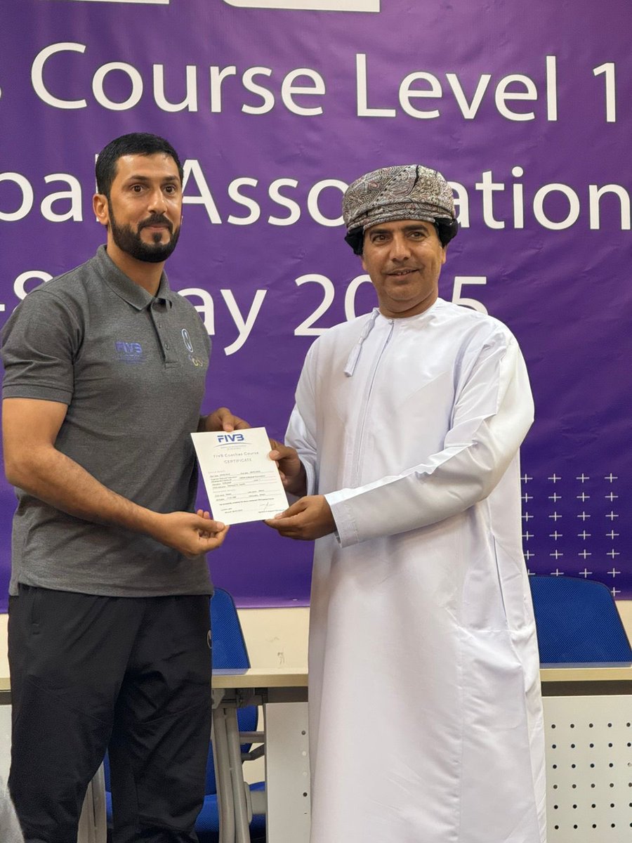 يتقدم مجلس إدارة نادي عبري بالتهنئة للكابتن هزاع الفارسي بمناسبة اجتيازه بنجاح دراسة المدربين المستوى الدولي الأول في لعبة كرة الطائرة، متمنين له دوام التوفيق والنجاح في مسيرته الرياضية.