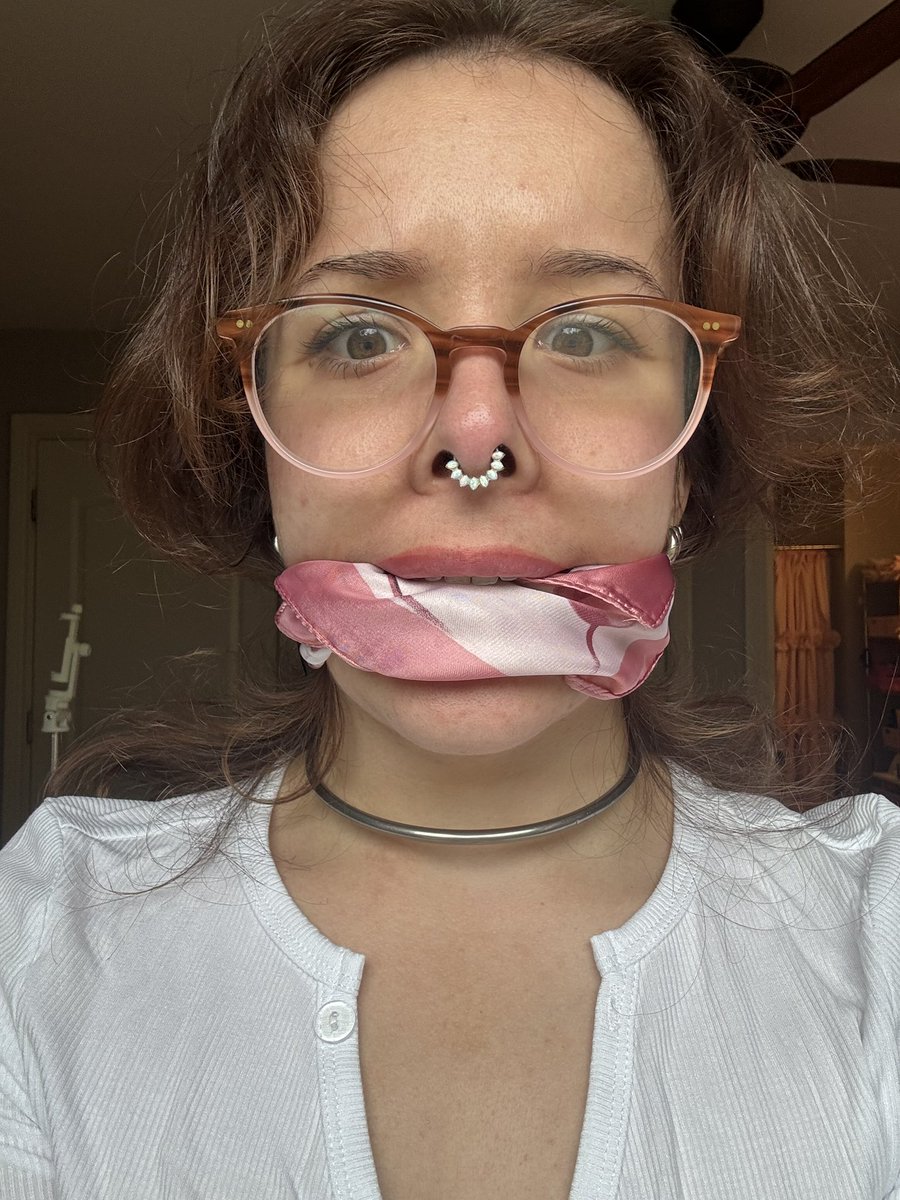 Angelicallyout's tweet photo. Another day, another gag
I’m still booking Tampa dates in September w @CherriGrim !
#cleavegag #bandanagag #gagged #bondagemodel #bondagemodeling #gaggedmodeling #fetishmodel #fetishmodeling #bondage #gag #tampaproducers #tampa https://t.co/69ZDyH8aJ5