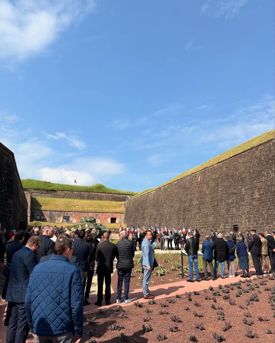 L’UNI est représentée aujourd’hui à la commémoration de l’armistice à Belfort. 

Fête gaulliste par excellence, le 8 mai célèbre la victoire de la liberté sur la barbarie, le triomphe de la résilience et l’héritage d’un homme qui fit de la France une certaine idée.