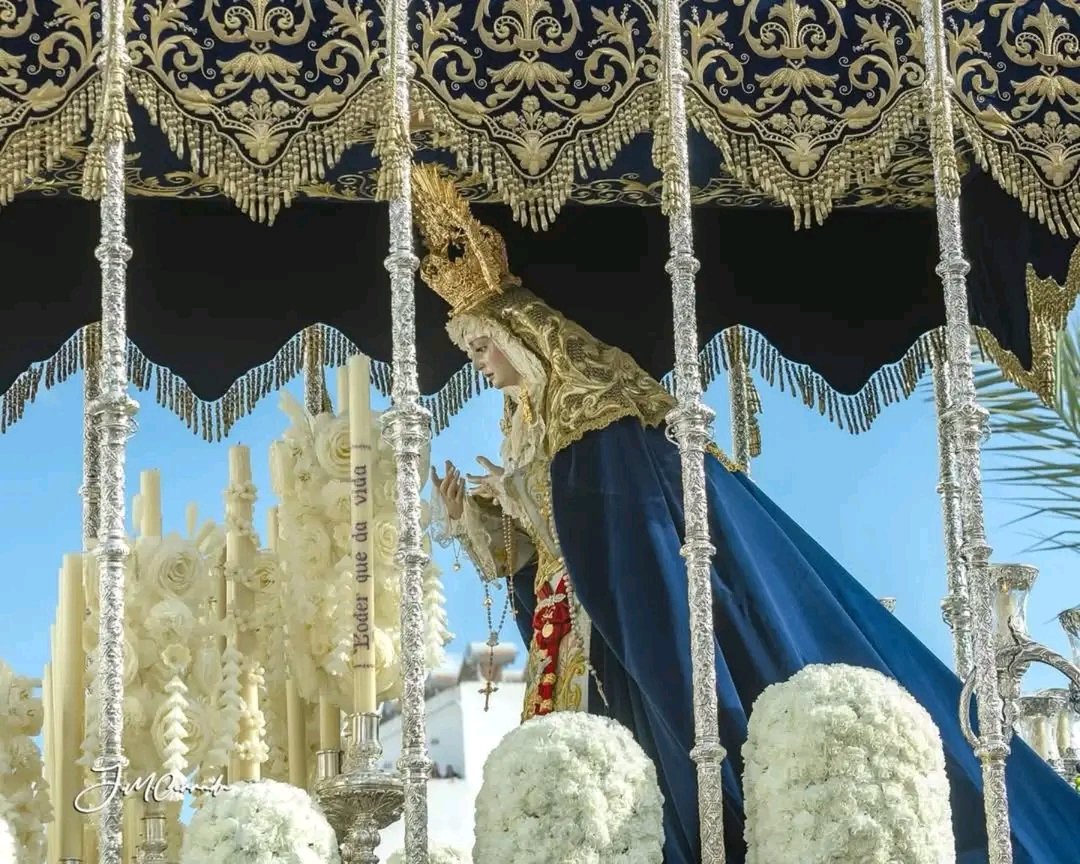 🌷 𝑴𝒊𝒆́𝒓𝒄𝒐𝒍𝒆𝒔 𝑺𝒂𝒏𝒕𝒐 | María Santísima de la Soledad 
⛪️ Hermandad del Gran Poder 
📍 Los Palacios y Villafranca 

#ElArteEnLasManos #vestidor #tradicion
#vestimenta #arte #sevilla #andalucia