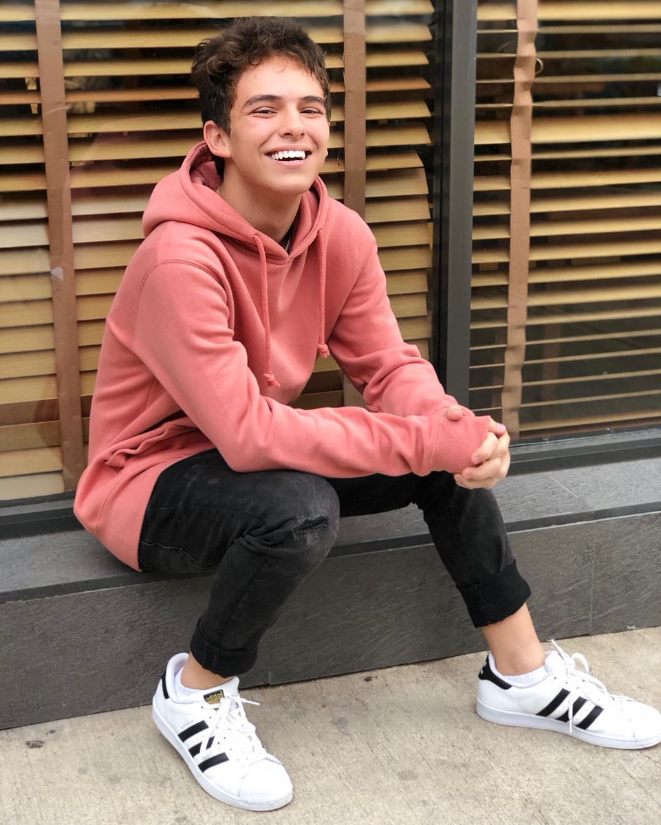 raulbrindis's tweet image. El actor Joaquin Bondoni @JoaquinBondoni cumple 22 años; nació #UnDiaComoHoy 8 de Mayo del 2003 en la Ciudad de México.