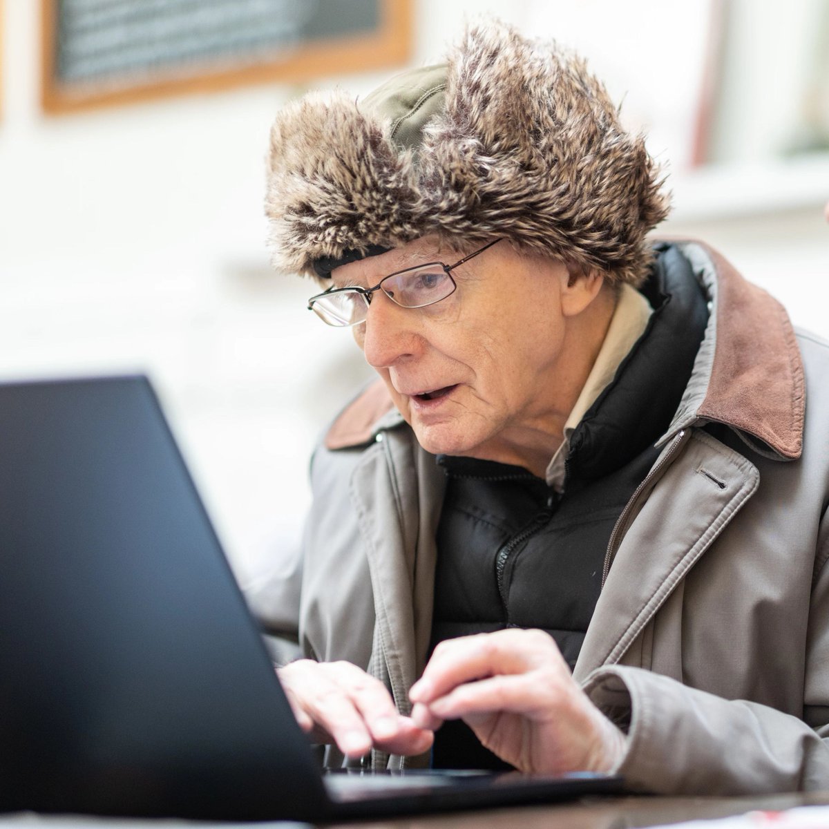 AskSARA for advice and support to help make daily living easier.

The online self-help guide has more than 90 topics to choose from covering common daily activities, health and wellbeing and support around the home.

Find out more👉 buff.ly/T8K2gJh