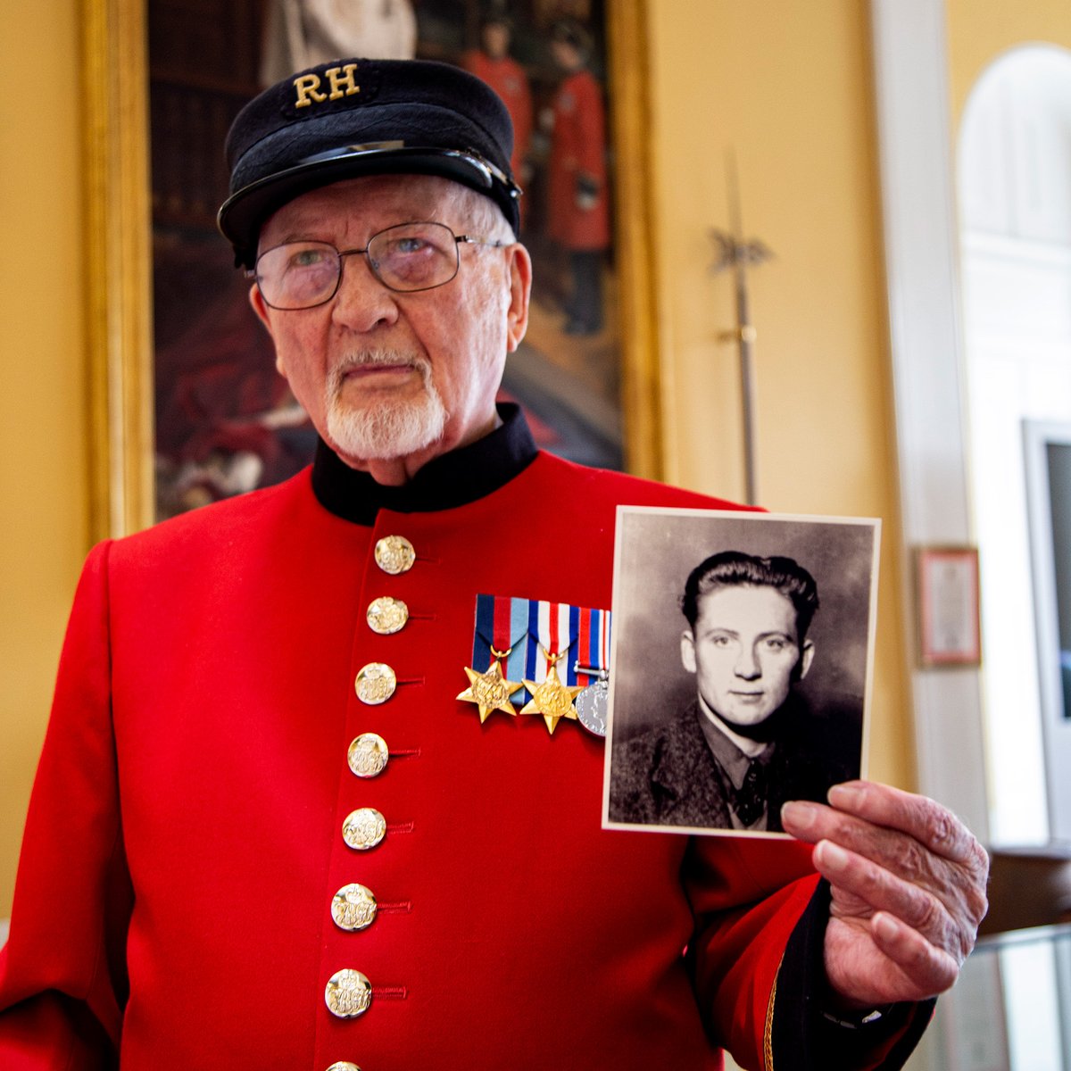 RHChelsea's tweet photo. As the Royal Hospital Chelsea marks the 80th anniversary of VE Day, we reflect not only on the end of the Second World War, but on the lived experiences of those who served. Among them, Chelsea Pensioners Brian Howarth &amp; John Morris - Read their stories: https://t.co/9ULtFWmhpH https://t.co/4ZuGprtHB1