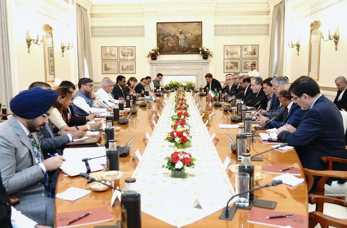 DrSJaishankar's tweet photo. Co-chaired the 20th India-Iran JCM along with FM @araghchi of Iran today in Delhi. 

Did a comprehensive review of our bilateral cooperation and agreed on next steps in many domains. Will be marking the 75th anniversary of our diplomatic relations in an appropriate manner. 

Also held wide-ranging discussions on regional and global developments. 

🇮🇳 🇮🇷