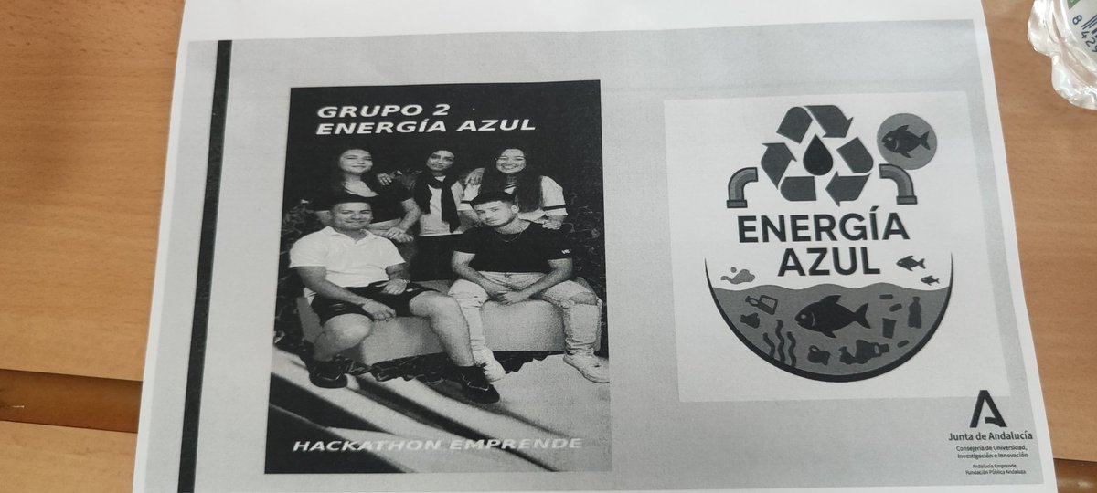 cadegranada's tweet photo. ¡¡YA TENEMOS GANADOR!!🏆 ENERGÍA AZUL 
¡ENHORABUENA! Entrega el premio el director del #IESLAZAFRA #EmprendeAND https://t.co/hpNLS4jEbV