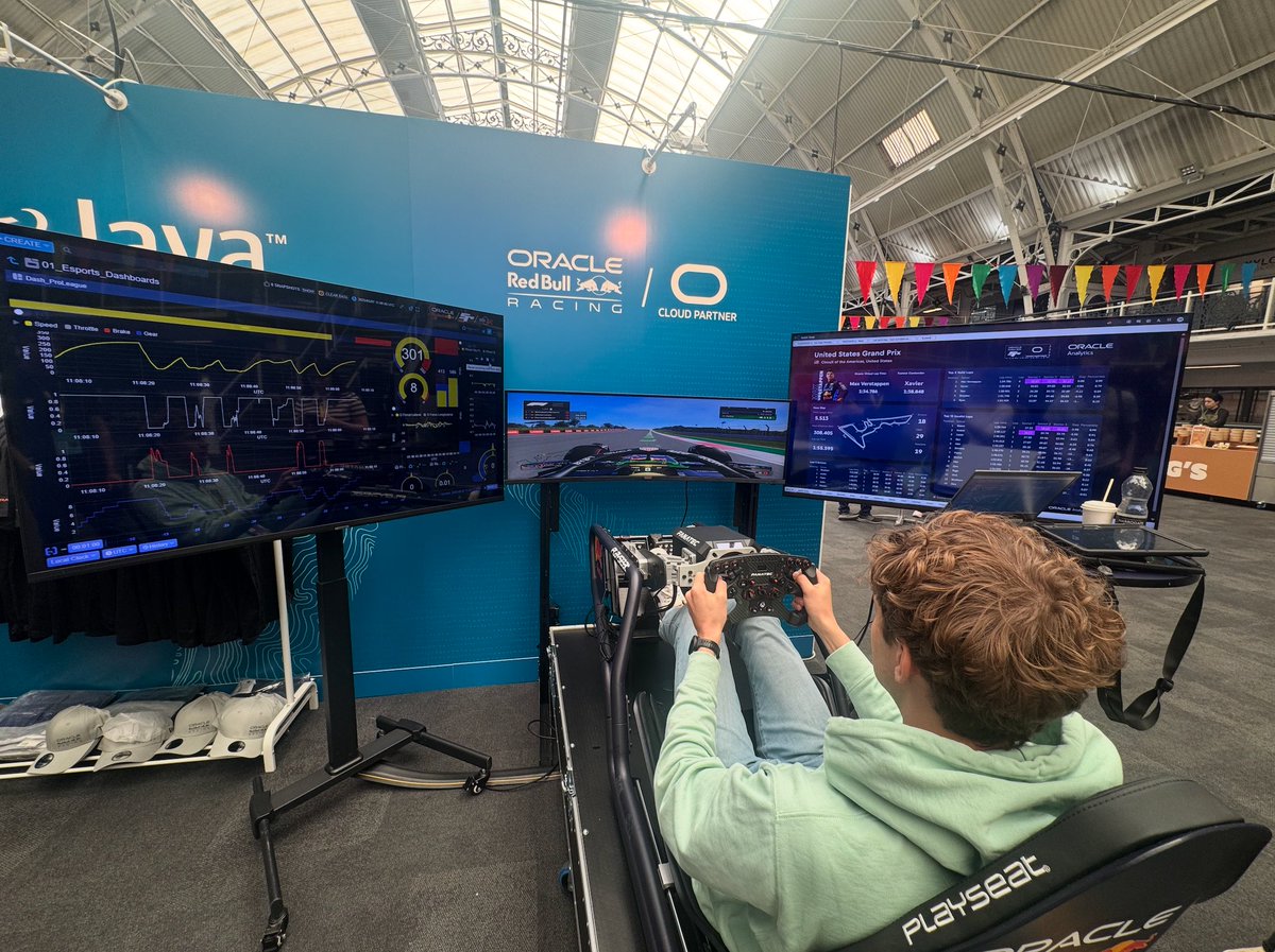 Good morning, Devoxx UK!👋

Join us at the <a href="/OracleDevs/">Oracle Developers</a> booth for the ultimate Oracle Red Bull Racing experience 🏁 and a chance to win exclusive @Java and @GraalVM swag!🎁

#Java #GraalVM #Devoxx #OracleOSS