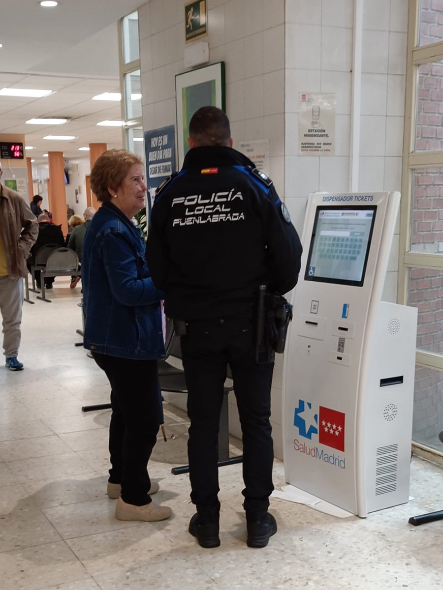 🚓 El equipo Delta de la avanzada La Cueva de la UCP ha visitado hoy el centro de salud en calle Cuzco. Esta actividad refuerza nuestra colaboración con los servicios sanitarios de Fuenlabrada para garantizar la seguridad y el bienestar de todos. #PolicíaLocalFuenlabrada #UCP