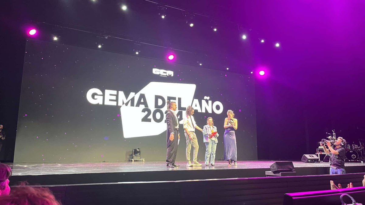Persona Spain (@personaspain) on Twitter photo GEM Awards brilló con luz propia en un evento con sabor local y potencial internacional. ¡Ya está lista nuestra crónica! ¡Viva Petri! 🙌🏼✨ <a href="/GemAwardsInfo/">GEM Awards</a>
➡️personaspain.es/gem-awards-eve… GEM Awards brilló con luz propia en un evento con sabor local y potencial internacional. ¡Ya está lista nuestra crónica! ¡Viva Petri! 🙌🏼✨ <a href="/GemAwardsInfo/">GEM Awards</a>
➡️personaspain.es/gem-awards-eve…