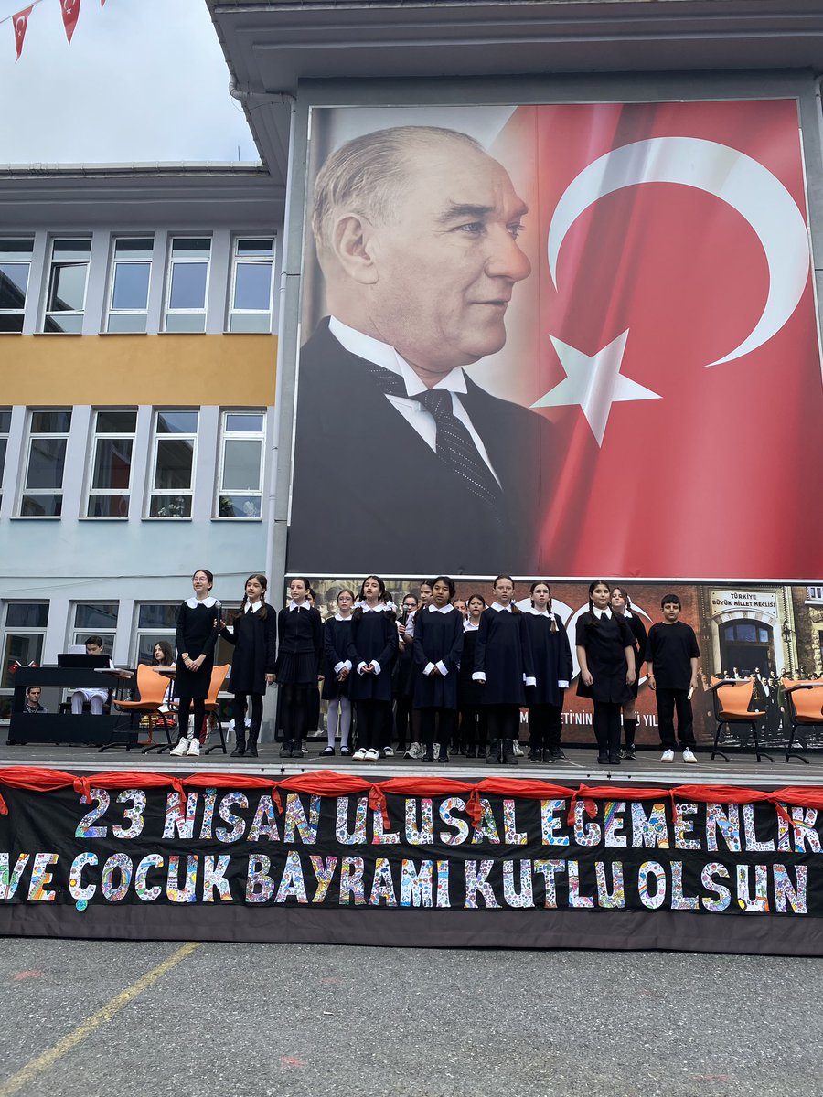Egemenlik Kayıtsız Şartsız Milletindir!
23 Nisan Ulusal Egemenlik ve Çocuk Bayramı Kutlu Olsun🇹🇷
<a href="/ZelihaYldz/">Zeliha Yıldız</a> 
<a href="/EyupsultanMem/">Eyüpsultan İlçe Millî Eğitim Müdürlüğü</a>