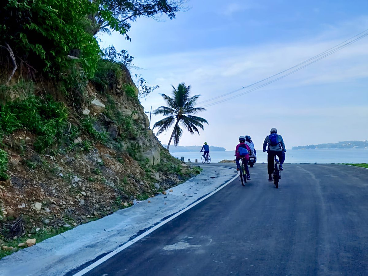 PSBambooflatANP's tweet photo. Today, 08/05/2025, a spirited Cycle Rally from Chunnabhatta to North Bay was organized by @PSBambooflatANP, promoting Unity, Nature Conservation, and Road Safety. Over 50 cyclists, including children, joined with enthusiasm! #CycleForChange #Unity #EcoAwareness #RoadSafety https://t.co/R9mol2XZxr