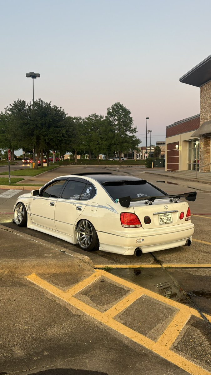 monochromemoonn's tweet image. The coolest feeling is looking behind you and seeing a wing!