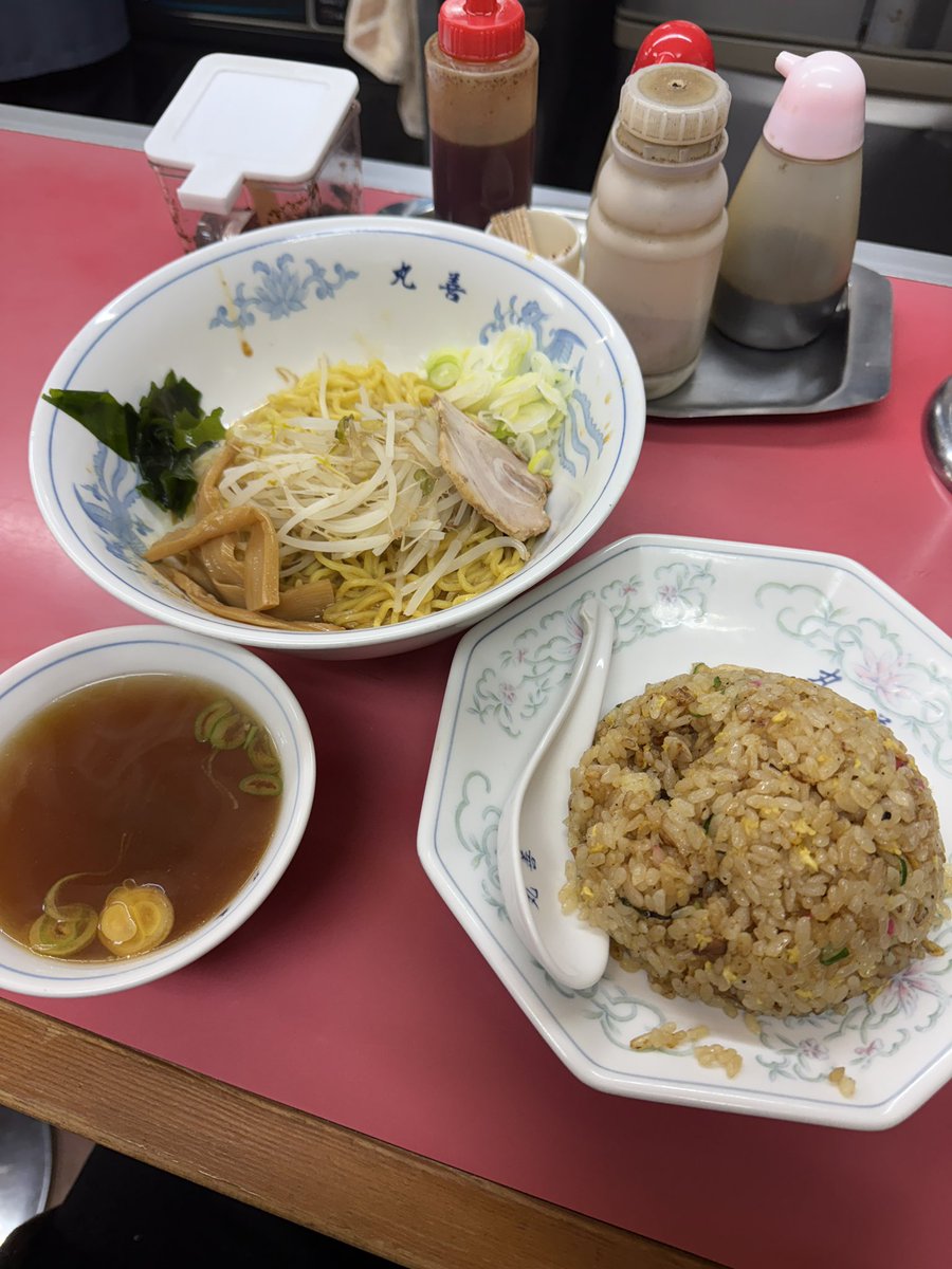 お疲れ様です🌘

嵐解散でちょっとショックなJ助です🫩
昔ファンクラブ入ってたなぁ🥲

最近食べたラーメンちゃん(油そばちゃん)達その95

#麺エス
#麺活
#メンエス
#麺ズタベテ
#メンズエステ
#飯テロ
#セラピストさん応援
#ALTに詳細