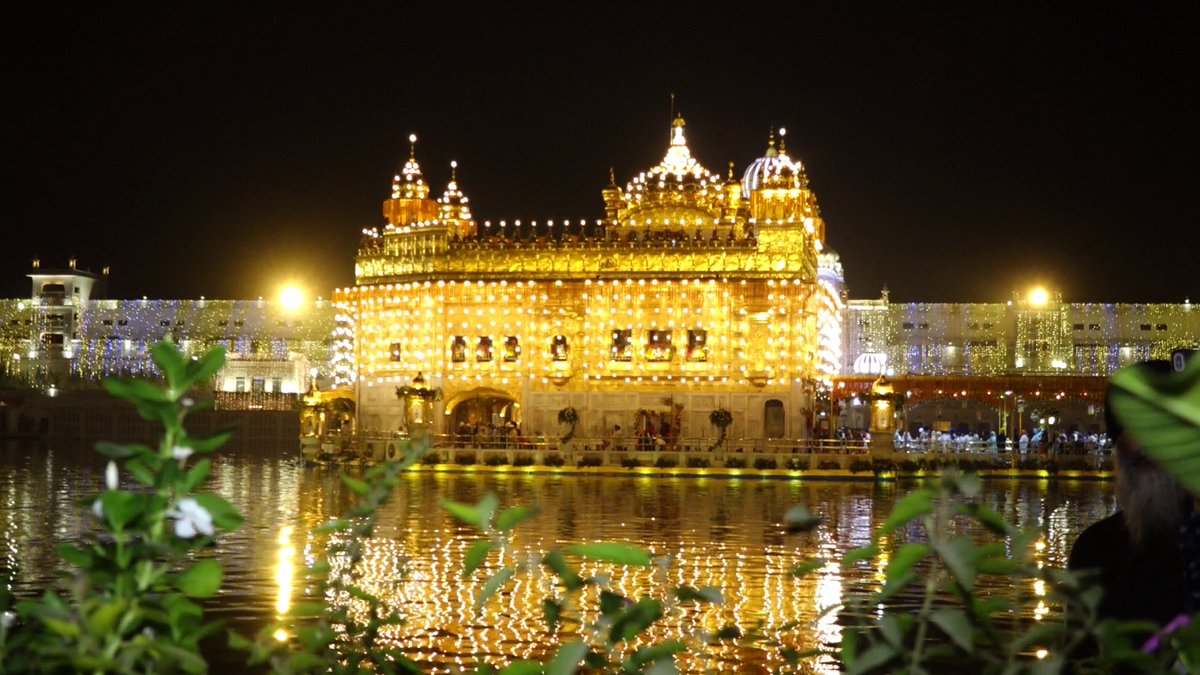 mr_mayank's tweet image. Yesterday Pakistan dared to attack Amritsar, the holiest shrine of Sikhism

In return, the Indian Airforce gave a befitting reply to Pakistan

Now it’s time for our Armed Forces to teach Pakistan a lesson of lifetime for our Sikh brothers 🇮🇳🪯

#OperationSindoor2