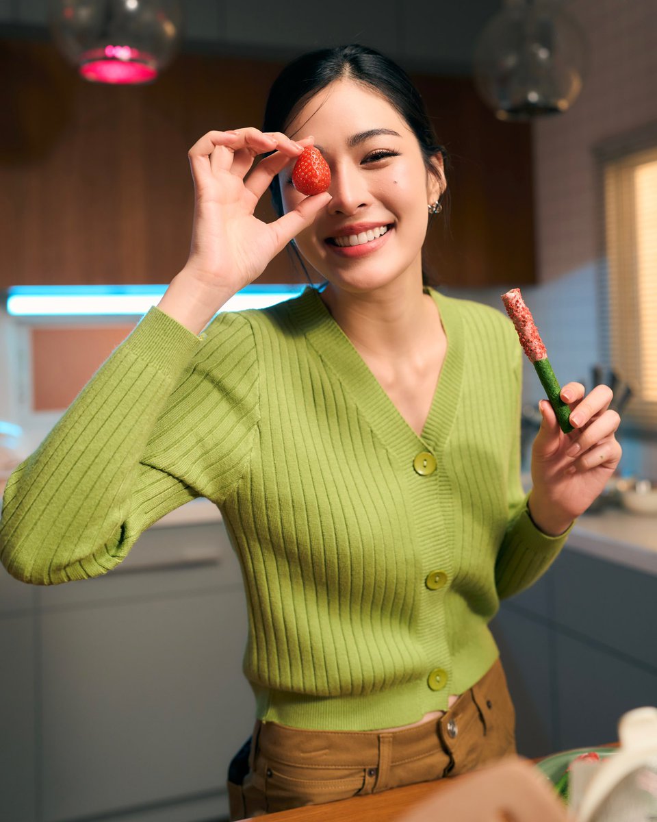 Get ready for something delicious... Can you guess the names of our 3 new flavors?

Pre-order 
🗓️ Available: May 11–13, 2025, at 12:00 PM (GMT+7)
📌 Exclusively on LINE SHOPPING: lin.ee/Lwv4EmJ
Website: alwayswonder-co.com

#EggRolls
#KwongPastry 
#KwongKeeRoast