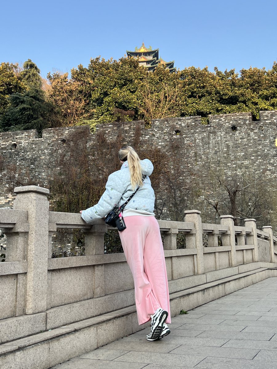 I stopped for a minute and didn't notice how an hour had passed. The temples here are not just places, they are internal pauses. I just stand, I just breathe🙏🏼✨ #quietinspiration #peaceindetails