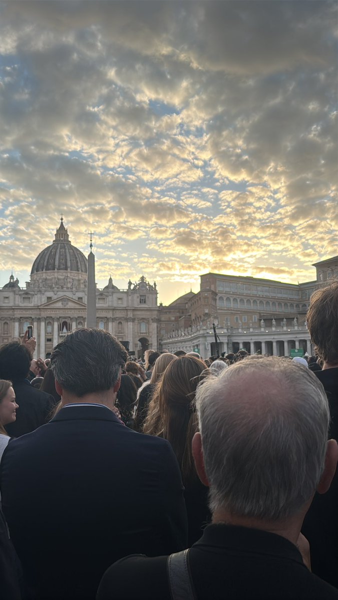 Last night the sky above the Sistine Chapel. Will there be white smoke today? #Conclave2025 <a href="/CNN/">CNN</a>