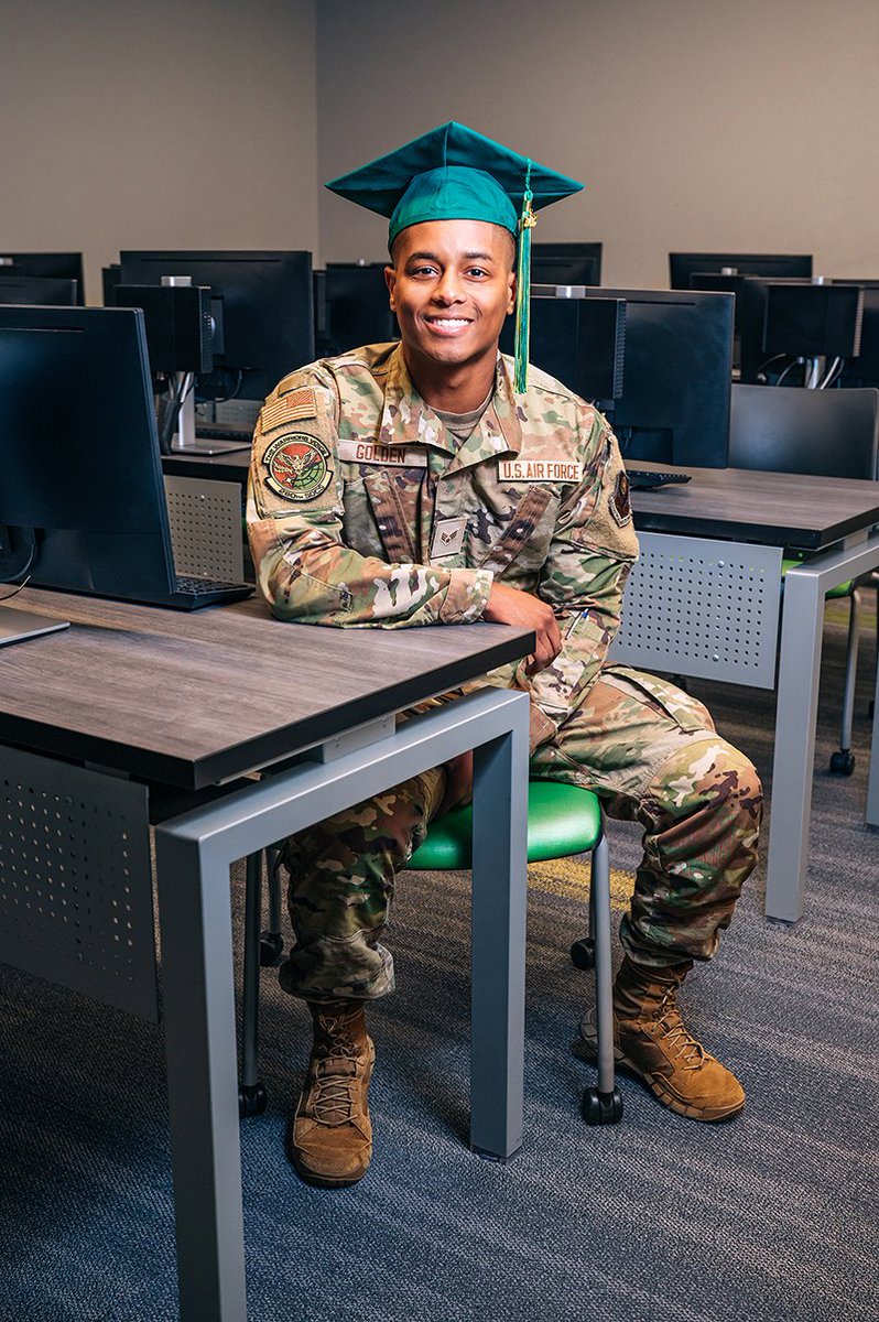 BhamTimes's tweet image. Xavier Golden graduated with #distinguished #honors May 3 from #UAB with a Bachelor of Science degree in computer science and will soon begin his full-time role as a software engineer at #Microsoft in Seattle. @UABNews 

birminghamtimes.com/2025/05/medici…