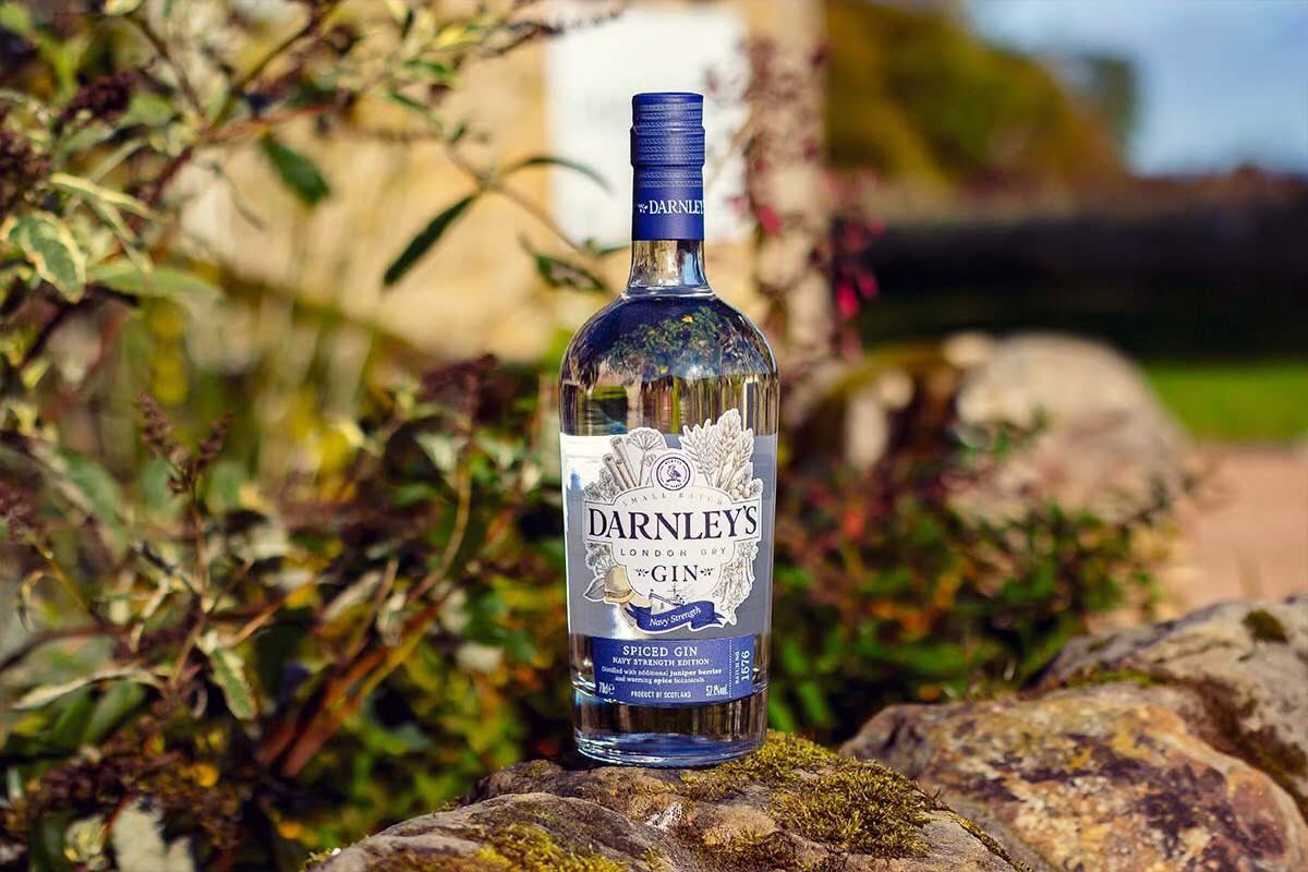 #MeettheMaker this weekend @ Rarity Bottle Shop 
📍 Bonnie &amp; Wild Market 🏴󠁧󠁢󠁳󠁣󠁴󠁿⬇️ 
🍹 #Friday 9th May – #Matugga Distillers
🥃 #Saturday 10th May – Isle of Harris Distillery
🍸 #Sunday 11th May – Darnley’s Gin &amp; Kingsbarns Whisky
More ℹ️ #eventbrite ➡️ shorturl.at/8Lq2W