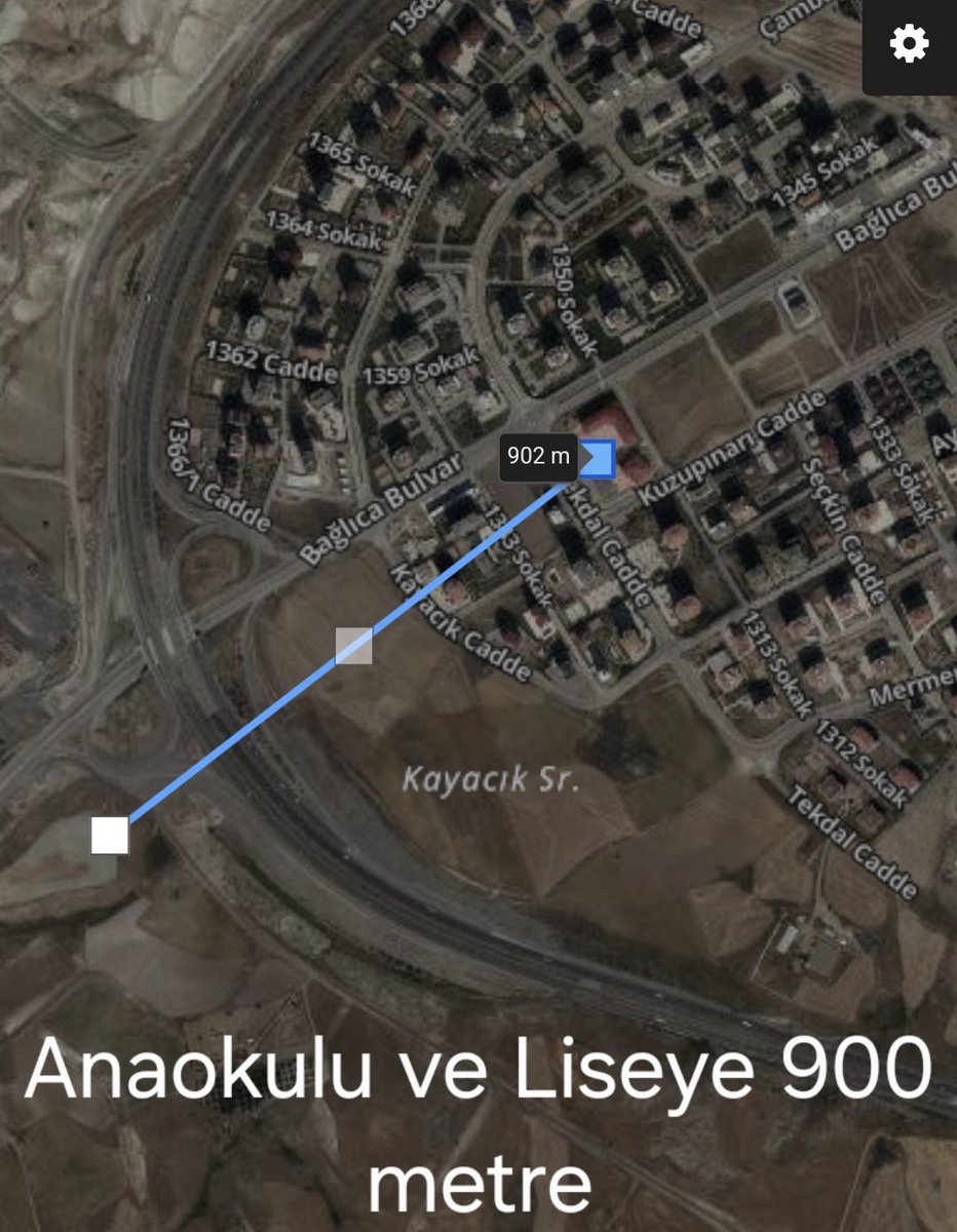 cihansoglu's tweet photo. @RTErdogan #Etimesgut park/yeşil alan olarak ayrılmış, etrafında okul ve konut parselleri bulunan, yerleşime 500m, anaokulu ve lisemize 900m uzaklıkta bulunan araziye şehir dışındaymış gibi gösterilerek tır parkı yapılıyor. Tırlar mahallemizde, çocuklarımız tehlikede, lütfen sesimizi duyun! https://t.co/P1hS6MYN8X