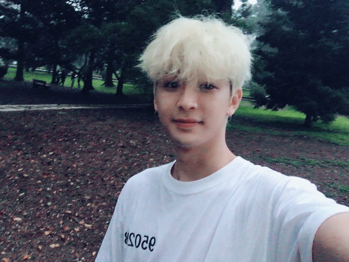 못 올 뻔했다 ㅜㅜ 오늘 너무 바빴어 ㅜ 다들 부모님에게 연락은 드렸지?
