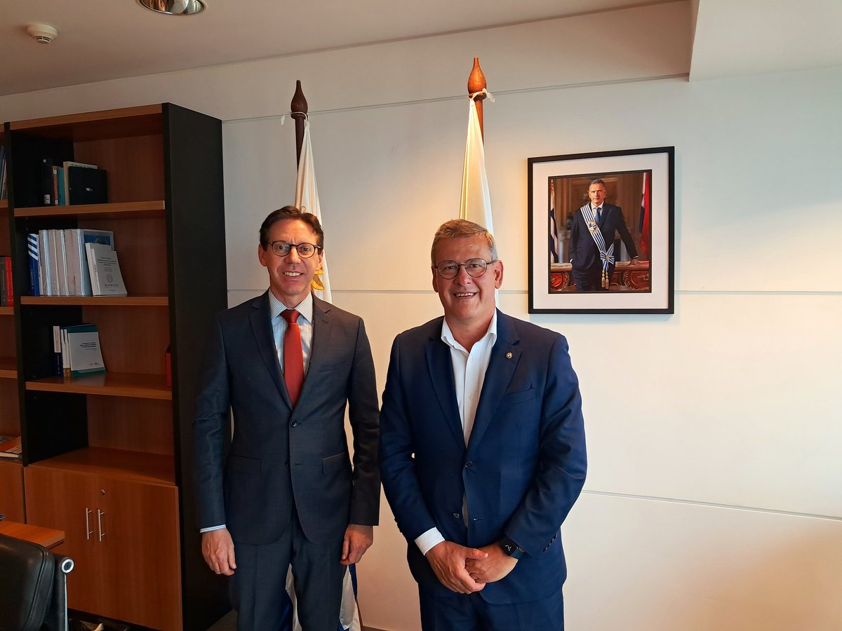 Seytre Jean-Paul 🇨🇵🇪🇺🇺🇾 (@seytrejp) on Twitter photo Muy buena reunión e intercambio con el Prosecretario de Presidencia del 🇺🇾 <a href="/jdiazalmeida/">Jorge Diaz</a> para desarollar aún más la relación histórica con 🇨🇵. <a href="/FranceenUruguay/">La France en Uruguay🇫🇷</a> <a href="/compresidencia/">Presidencia Uruguay</a> Muy buena reunión e intercambio con el Prosecretario de Presidencia del 🇺🇾 <a href="/jdiazalmeida/">Jorge Diaz</a> para desarollar aún más la relación histórica con 🇨🇵. <a href="/FranceenUruguay/">La France en Uruguay🇫🇷</a> <a href="/compresidencia/">Presidencia Uruguay</a>