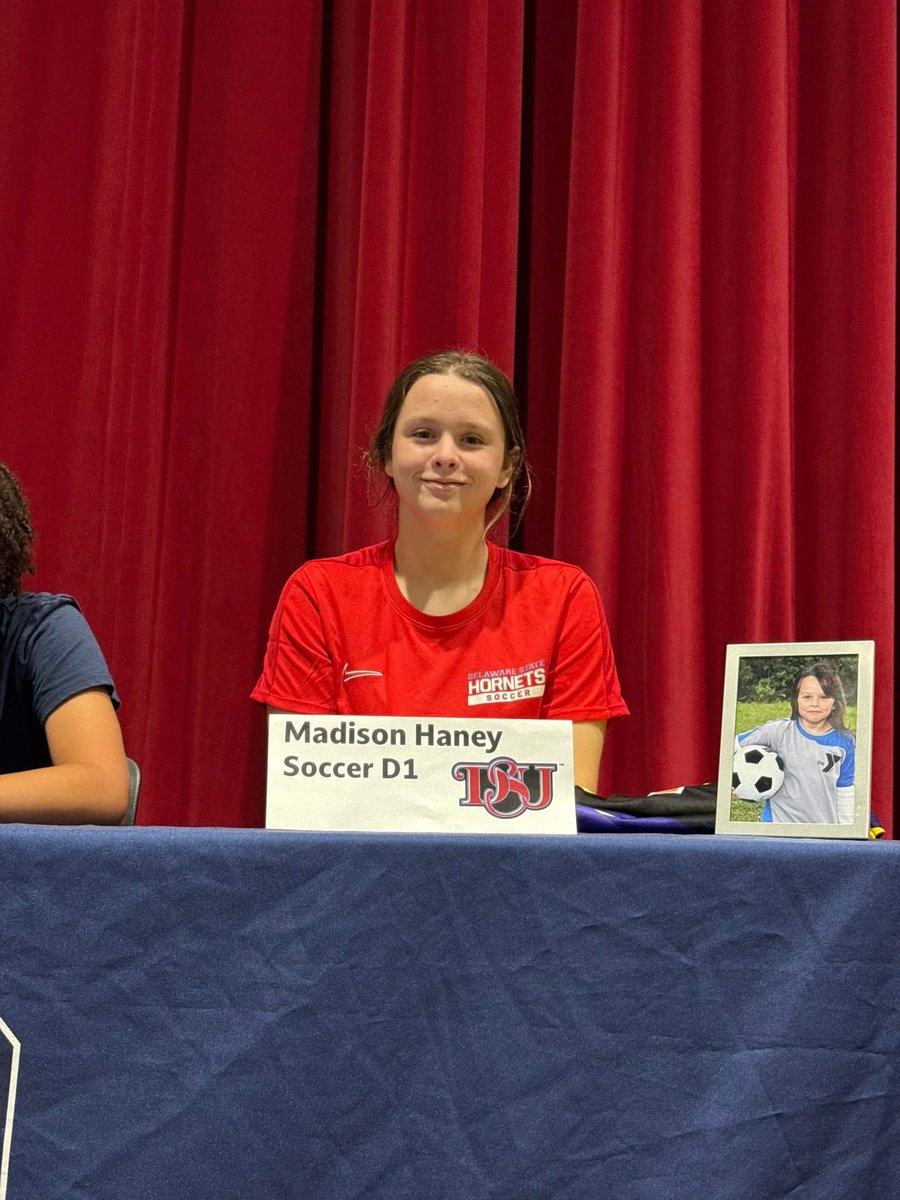 UnityFCsoccer's tweet image. Congrats to Madison Haney signing with Delaware State. She will be the last of our #UnityFamily to play collegiate soccer. 30 of our players have played collegiate and professional.Thank you to #UnityArmy @Sqwincher @UWSSoccer @UWSLeague2 @UPSLsoccer we will forever be grateful!