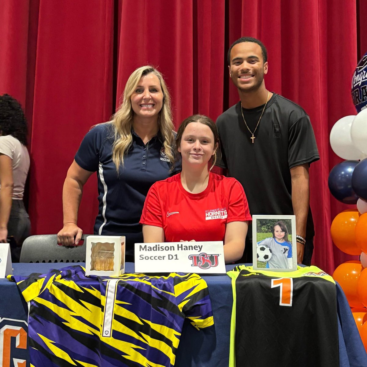 UnityFCsoccer's tweet image. Congrats to Madison Haney signing with Delaware State. She will be the last of our #UnityFamily to play collegiate soccer. 30 of our players have played collegiate and professional.Thank you to #UnityArmy @Sqwincher @UWSSoccer @UWSLeague2 @UPSLsoccer we will forever be grateful!