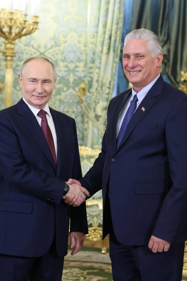 <a href="/EVilluendasC/">Enrique Villuendas</a> <a href="/DiazCanelB/">Miguel Díaz-Canel Bermúdez</a> #DiazCanelEnRusia