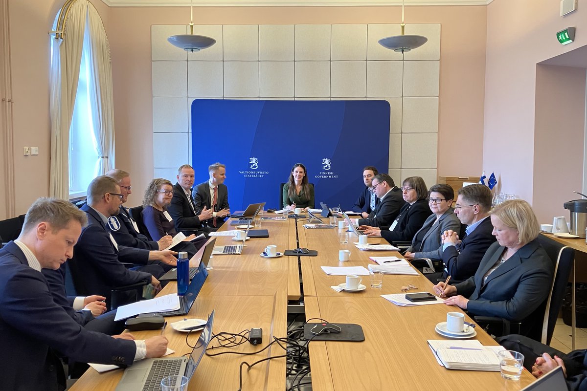 LVM (@lvmfi) on Twitter photo Ministeri <a href="/LuluRanne/">Lulu Ranne</a> koolle kutsumassa pyöreässä pöydässä keskusteltiin tänään kuljetusalan sääntelytoimista, logistiikan digitalisaatiosta ja varautumisesta.
Lämpimät kiitokset kaikille osallistujille hyvästä yhteistyöstä ja innostavasta keskustelusta! 🤝
#Logistiikka Ministeri <a href="/LuluRanne/">Lulu Ranne</a> koolle kutsumassa pyöreässä pöydässä keskusteltiin tänään kuljetusalan sääntelytoimista, logistiikan digitalisaatiosta ja varautumisesta.
Lämpimät kiitokset kaikille osallistujille hyvästä yhteistyöstä ja innostavasta keskustelusta! 🤝
#Logistiikka