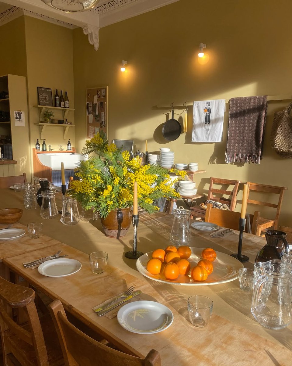 For a timeless scheme, try a classic creamy yellow such as Oak Apple, seen here in @jess_elliott_dennison's Studio space.