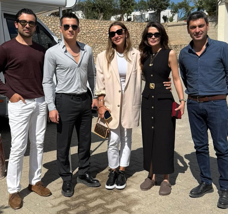 Hadise, Uzak Şehir Setini Ziyaret Etti; Rol Almak İstediği Henüz Belirtilmedi

Hadise, Uzak Şehir dizisinin setini ziyaret etti, ancak rol almak istediğine dair bir açıklama yapılmadı.

#Hadise #UzakŞehir #DiziSeti #RolAlmak #Magazin