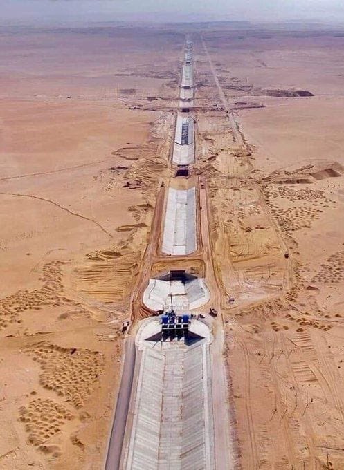 مشروع دلتا النيل الجديدة – مصر
إنشاء أكبر نهر صناعي في العالم، بتكلفة 9.7 مليار دولار، لتحويل 9200 كيلومتر مربع من الصحراء إلى دلتا جديدة للنيل، بهدف تعزيز الأمن الغذائي لسكان مصر المتزايدين.