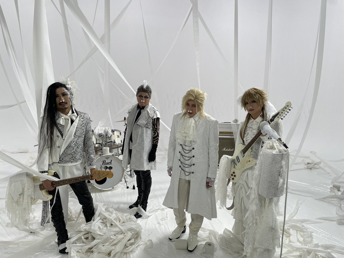 おびざじぶりでず。美炎でず。 随分長ぐ花粉にやられで1年ぶりに