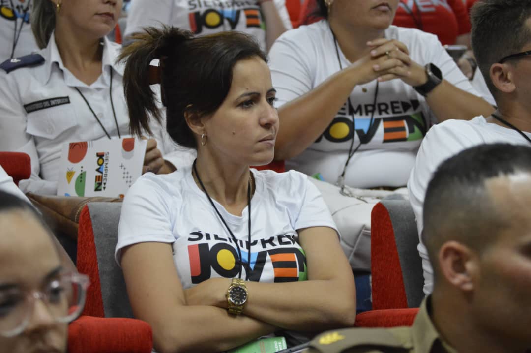 Sesiona Pleno Nacional de #UJCDeCuba oportunidad excepcional  que #CubaMined🇨🇺 agradece para compartir Anteproyecto de Código de la Niñez, Adolescencias y Juventudes